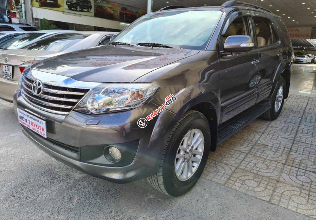 Xe Toyota Fortuner 2.7V 4x2 AT năm 2013, màu xám-6