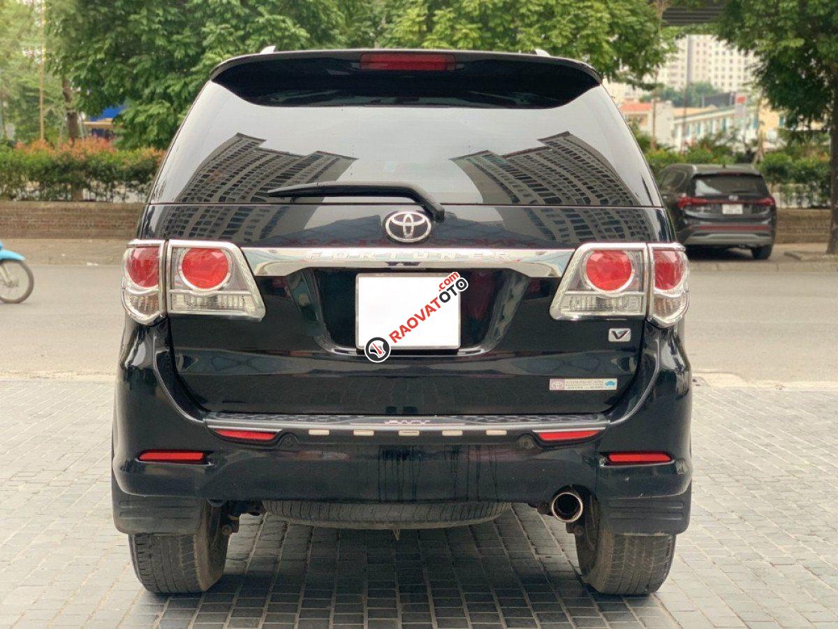 Bán Toyota Fortuner 2.7V 4x2 AT năm sản xuất 2014, màu đen, giá tốt-4