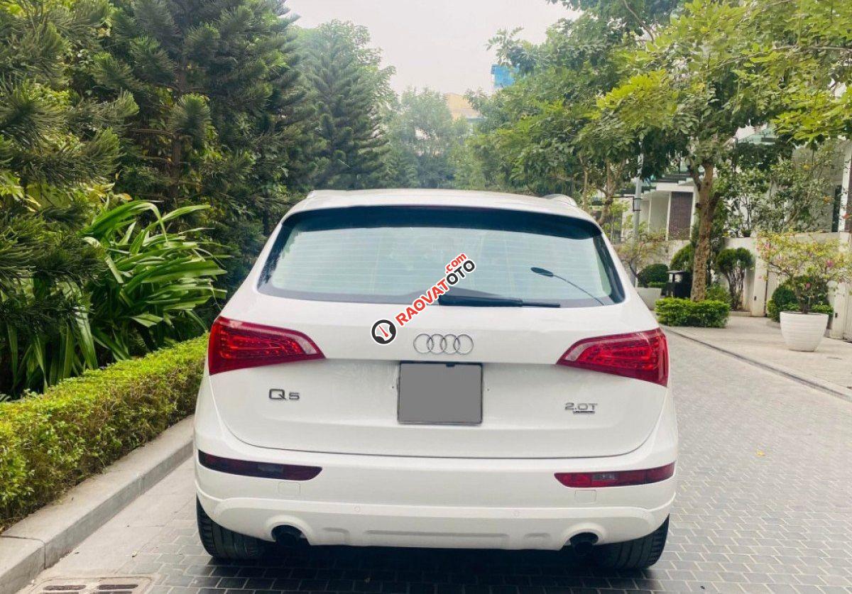 Cần bán gấp Audi Q5 2.0T sản xuất năm 2010, màu trắng, nhập khẩu nguyên chiếc, giá 659tr-6