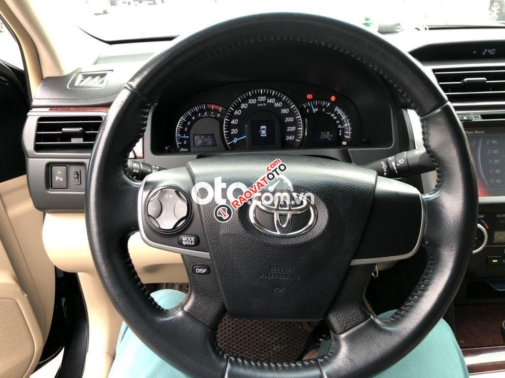 Xe Toyota Camry 2.0 năm sản xuất 2014, màu đen, giá chỉ 610 triệu-1