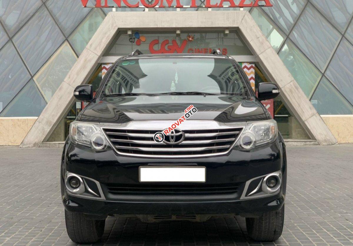 Bán Toyota Fortuner 2.7V 4x2 AT năm sản xuất 2014, màu đen, giá tốt-6