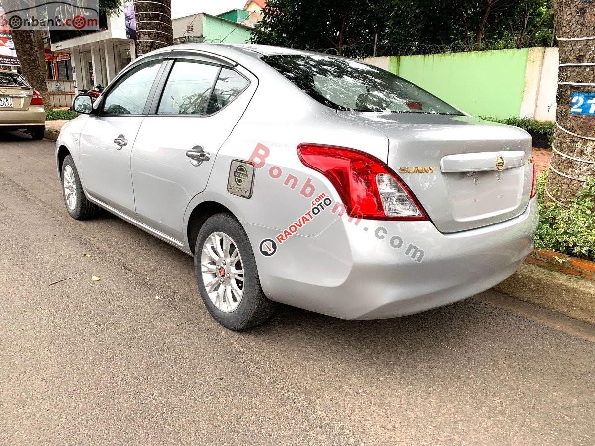 Cần bán xe Nissan Sunny XV sản xuất 2013, màu bạc còn mới-6