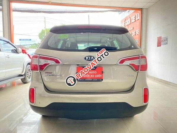 Xe Kia Sorento CRDi sản xuất năm 2015, màu vàng số tự động-1
