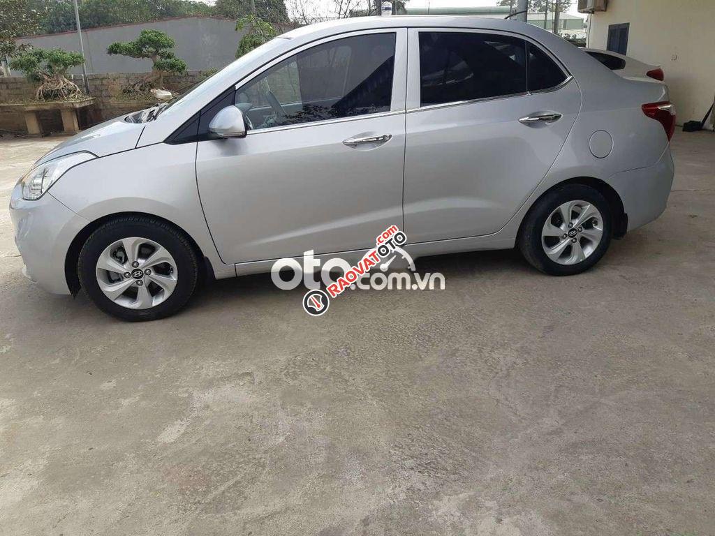 Cần bán Hyundai Grand i10 1.2MT sản xuất năm 2017, màu bạc-7