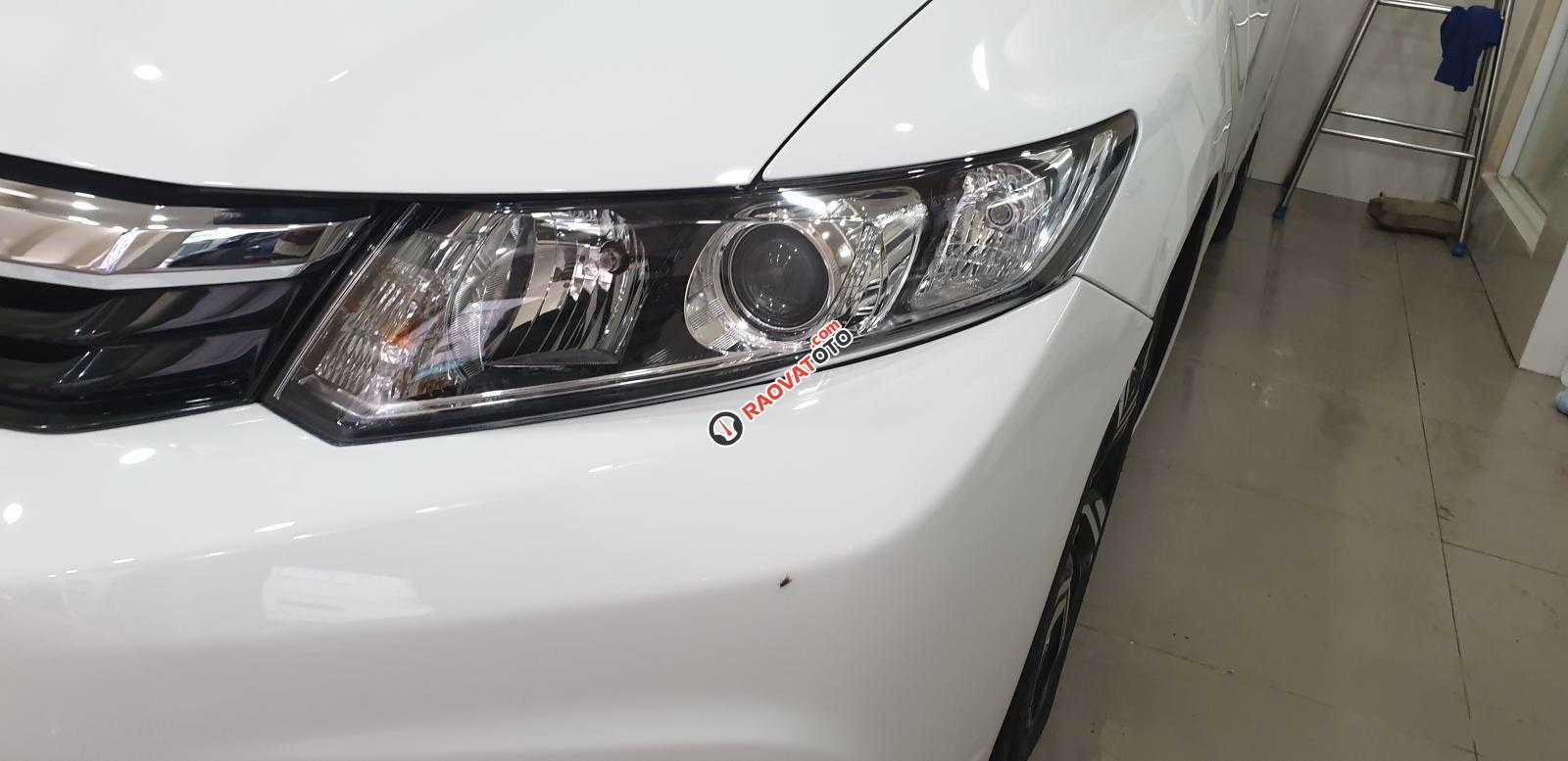 Bán Honda Civic máy 2.0 số tự động đời T12/2014 màu trắng tuyệt đẹp mới 80%-2