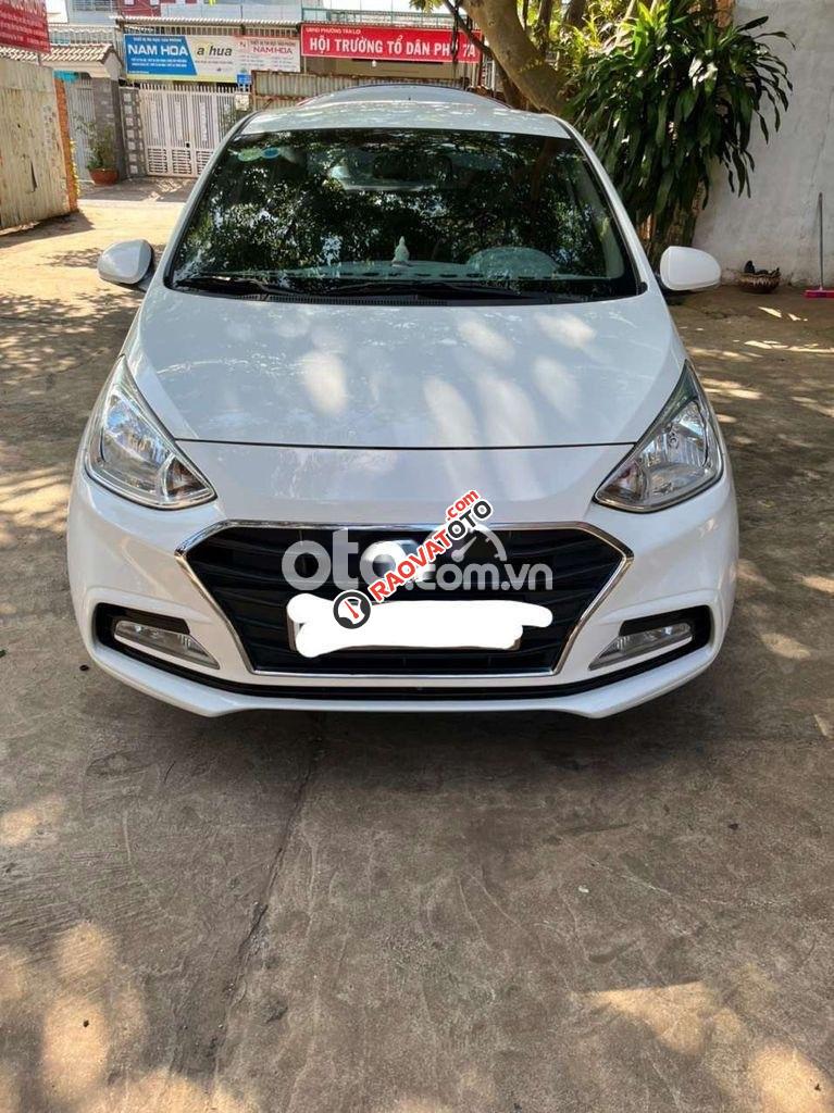 Bán Hyundai Grand i10 1.2MT sản xuất 2017, màu trắng, xe nhập, giá 289tr-0