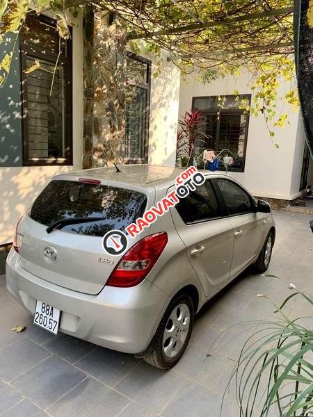 Cần bán xe Hyundai i20 1.4AT sản xuất 2010, màu bạc, nhập khẩu, giá 265tr-1