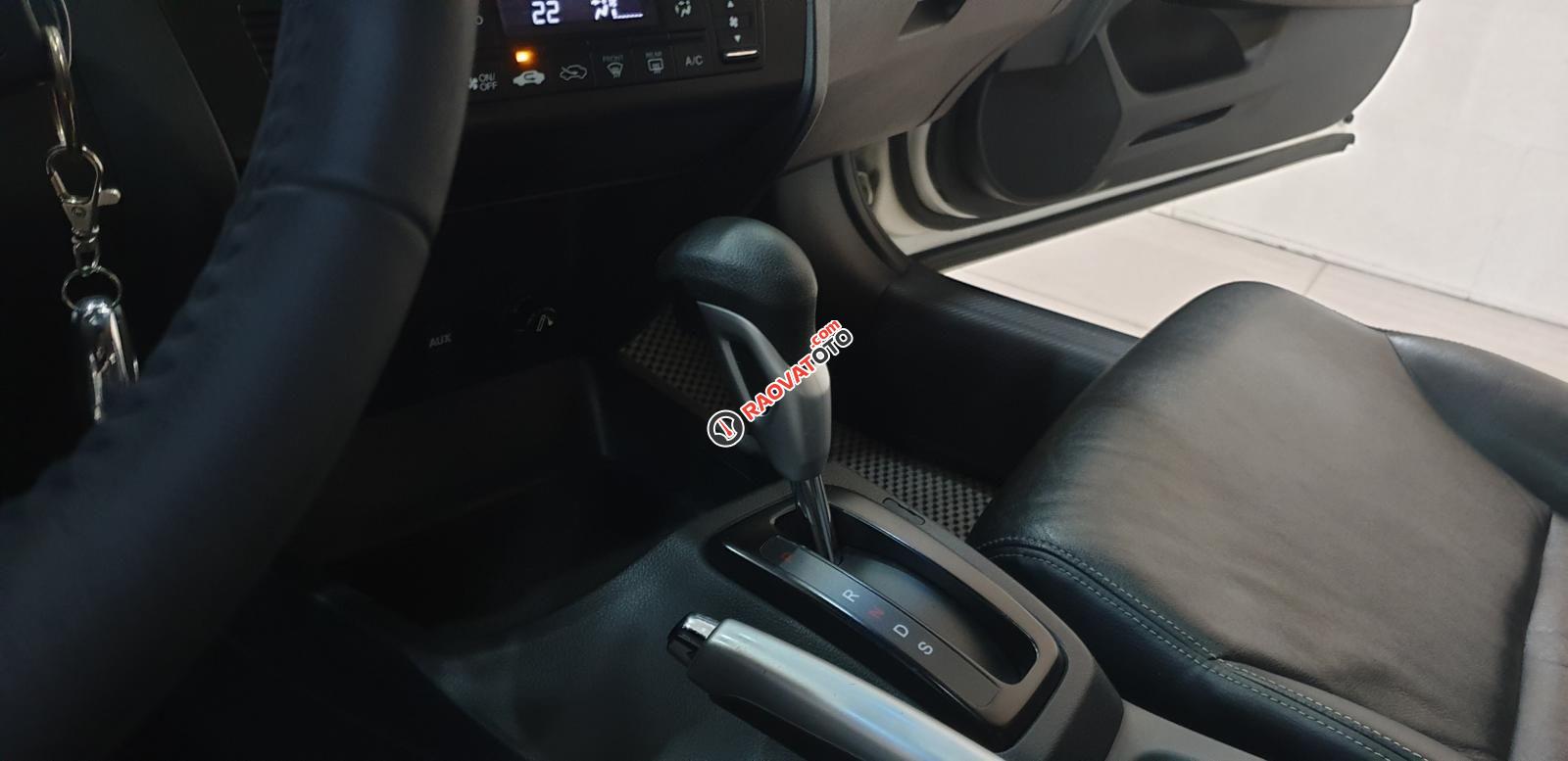 Bán Honda Civic máy 2.0 số tự động đời T12/2014 màu trắng tuyệt đẹp mới 80%-14