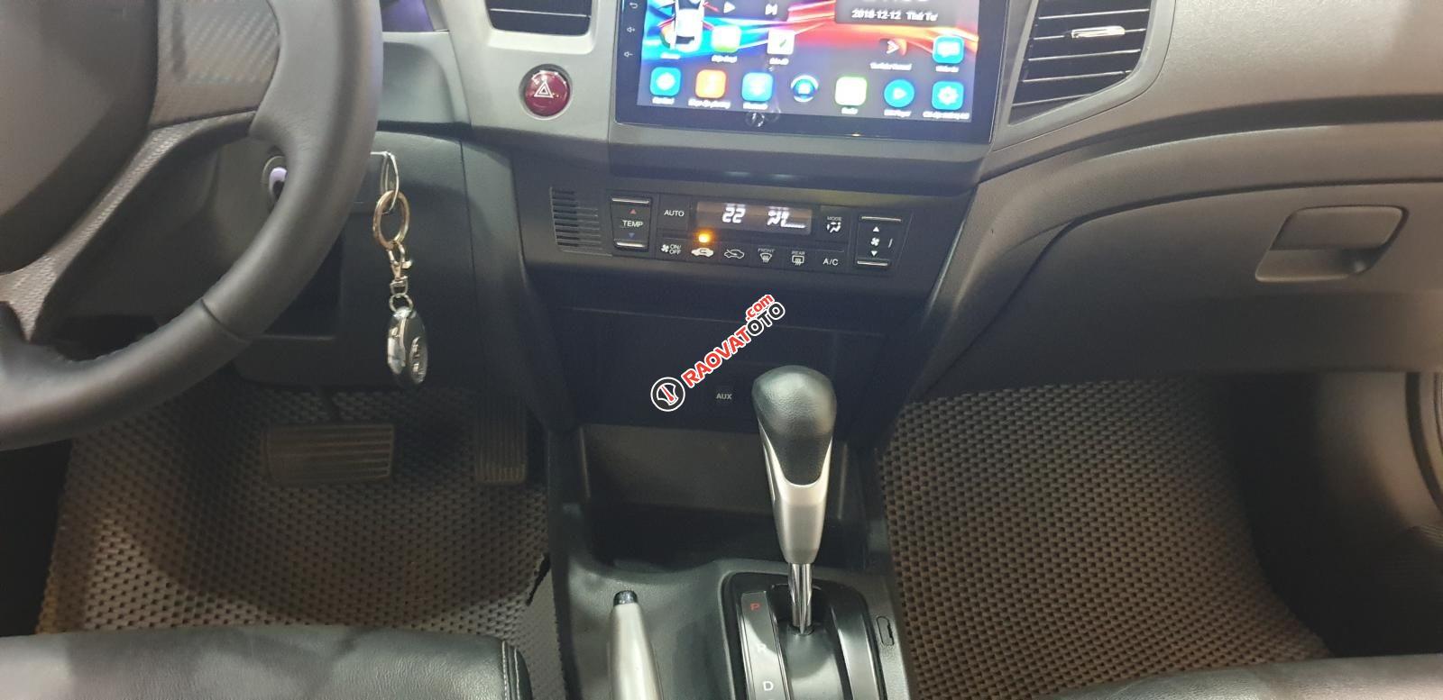 Bán Honda Civic máy 2.0 số tự động đời T12/2014 màu trắng tuyệt đẹp mới 80%-20