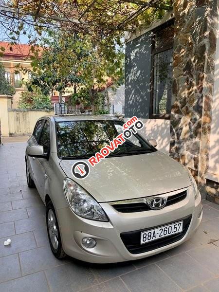 Cần bán xe Hyundai i20 1.4AT sản xuất 2010, màu bạc, nhập khẩu, giá 265tr-0