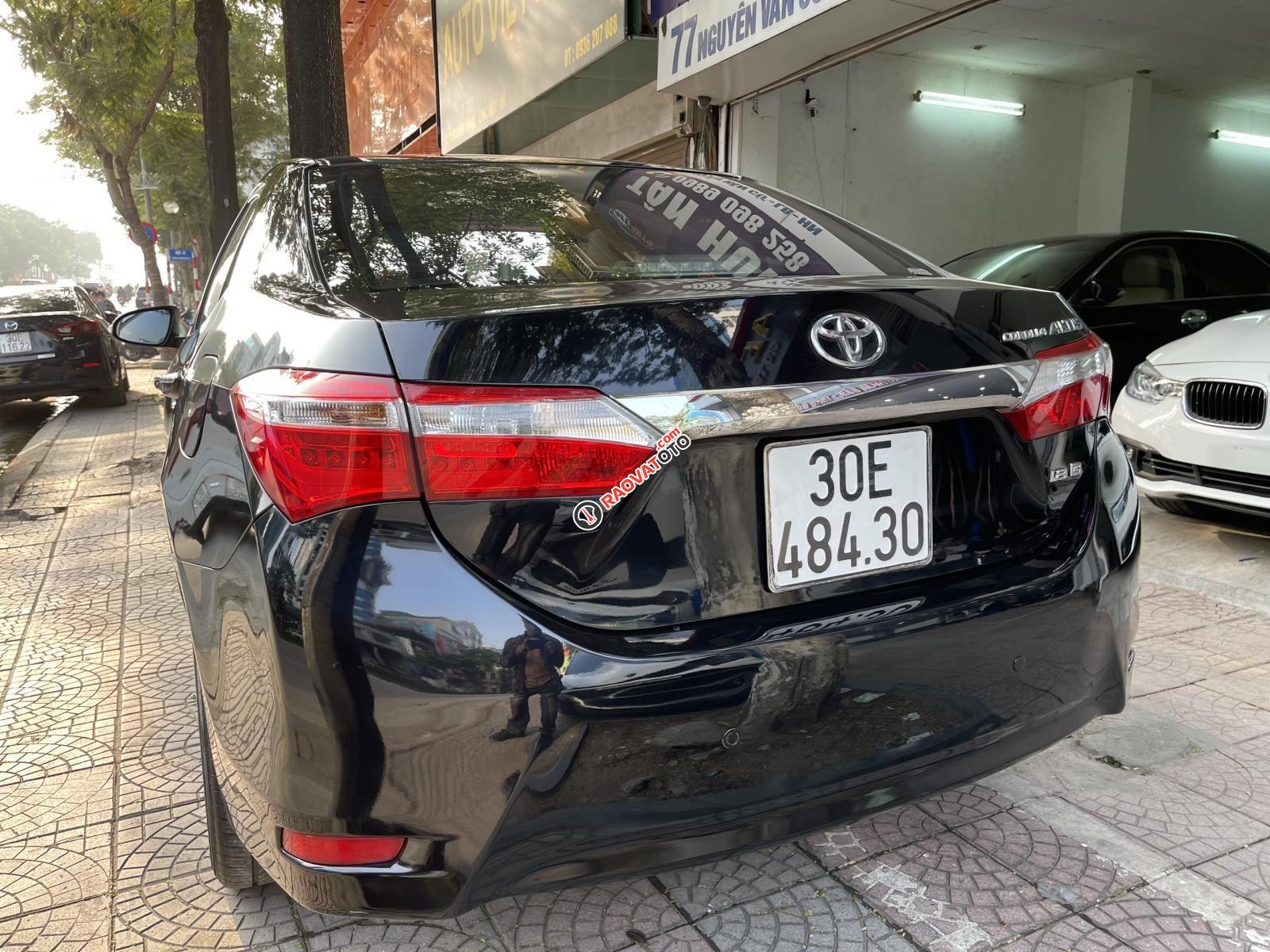 Bán gấp Toyota Corolla Altis 1.8G AT năm 2017, màu đen, còn nguyên dàn lốp, xe rất mới, giá tốt-6