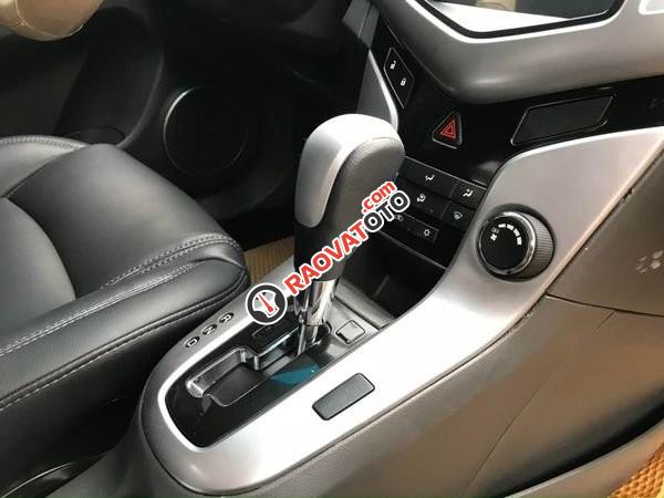 Cần bán Chevrolet Cruze LTZ sản xuất 2010, màu đen giá cạnh tranh-4