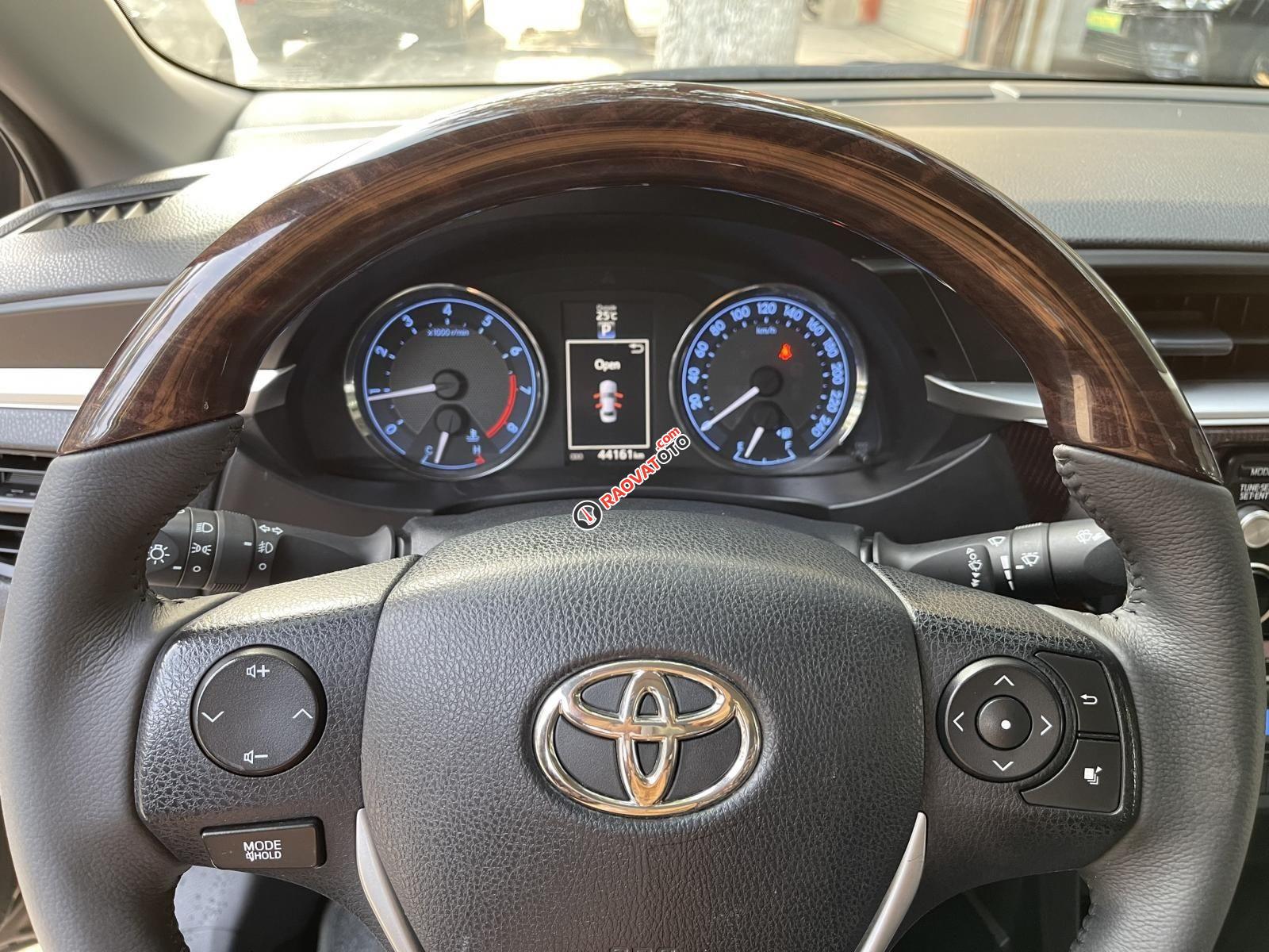 Bán gấp Toyota Corolla Altis 1.8G AT năm 2017, màu đen, còn nguyên dàn lốp, xe rất mới, giá tốt-11