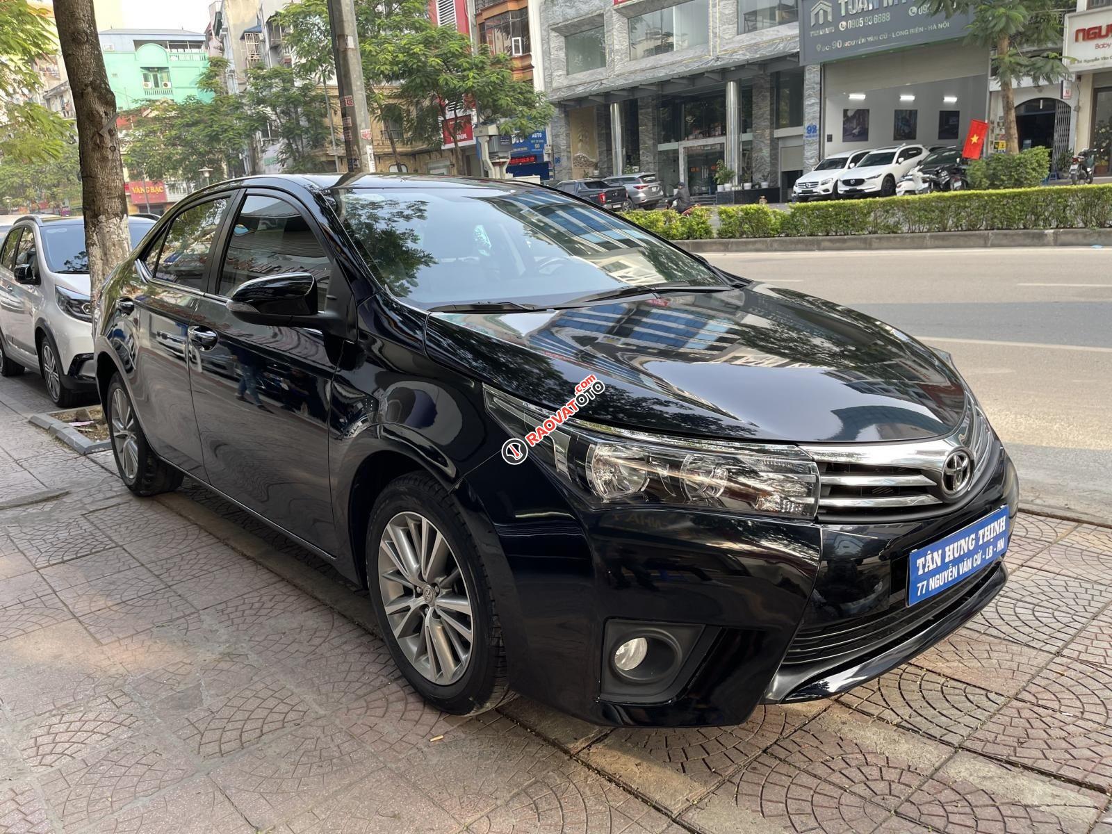Bán gấp Toyota Corolla Altis 1.8G AT năm 2017, màu đen, còn nguyên dàn lốp, xe rất mới, giá tốt-0