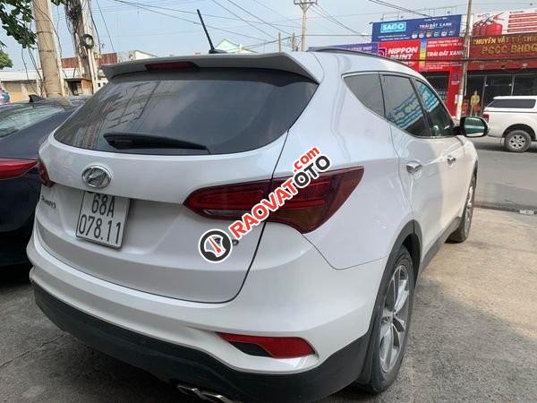 Xe Hyundai Santa Fe 2.2L 4WD năm 2017, màu trắng, 820tr-1