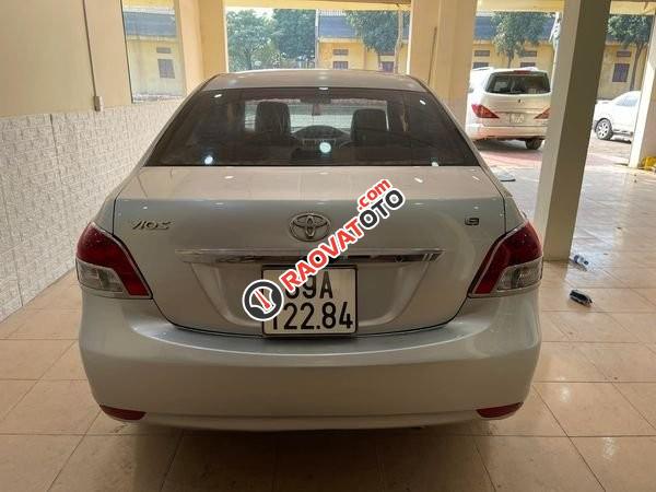 Xe Toyota Vios E sản xuất 2009, màu bạc-1