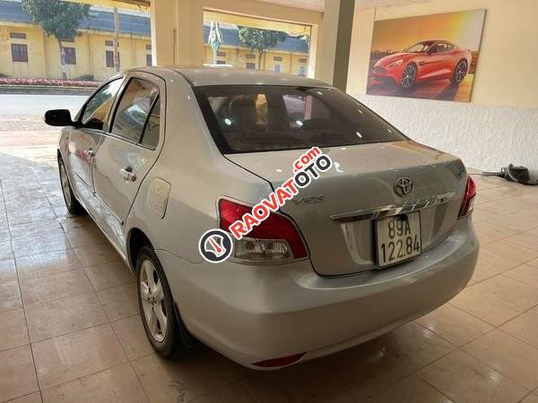 Xe Toyota Vios E sản xuất 2009, màu bạc-2