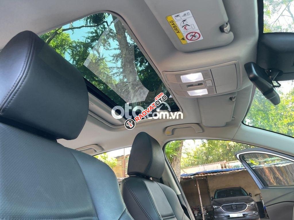 Cần bán xe Mazda 6 2.0 Premium sản xuất 2017-2