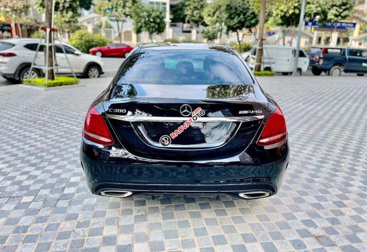 Cần bán xe Mercedes C300 AMG năm 2016, màu đen-3