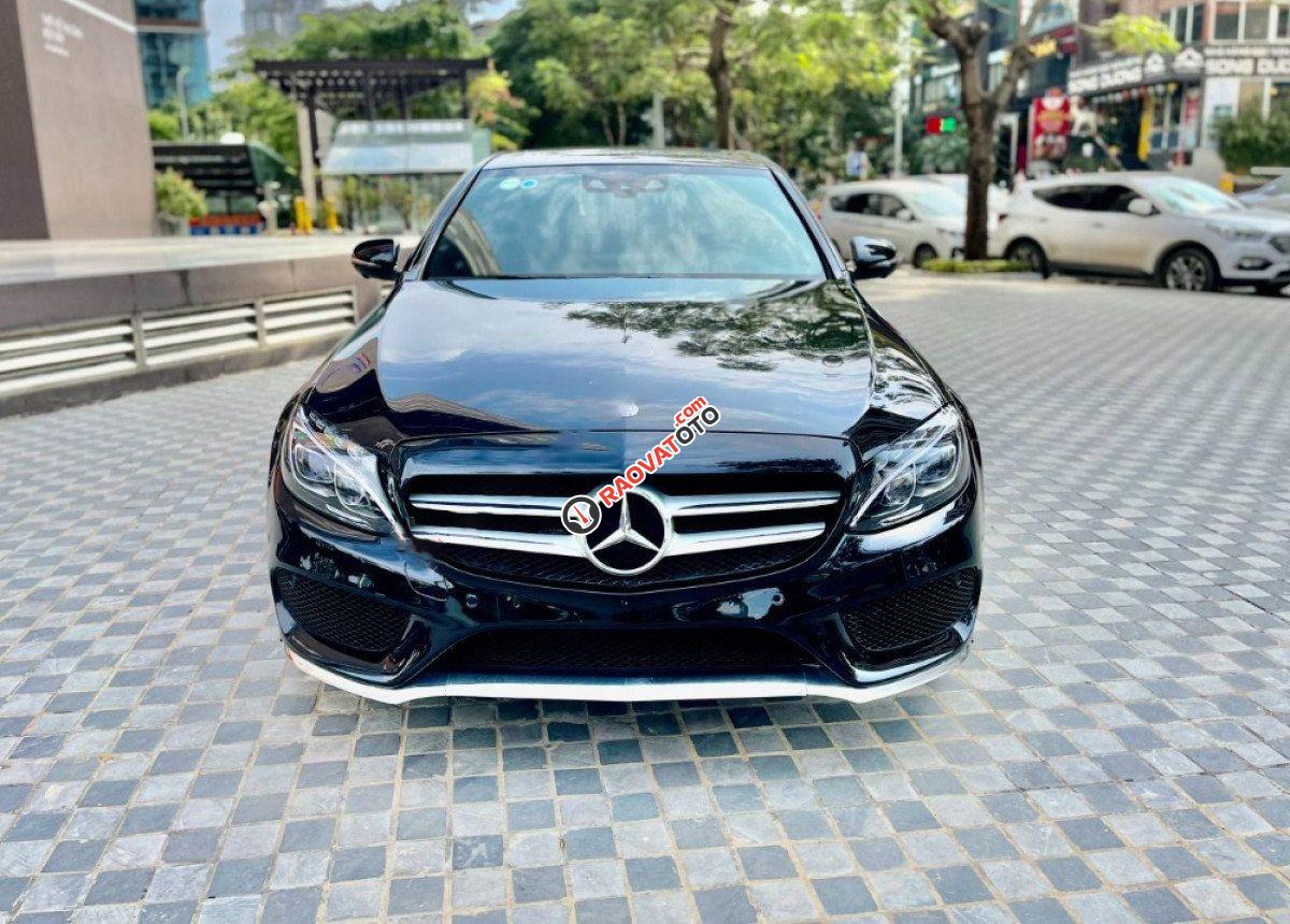 Cần bán xe Mercedes C300 AMG năm 2016, màu đen-2