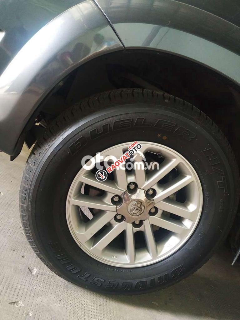 Cần bán lại xe Toyota Fortuner 2.5 G năm sản xuất 2014, màu xám xe gia đình-3