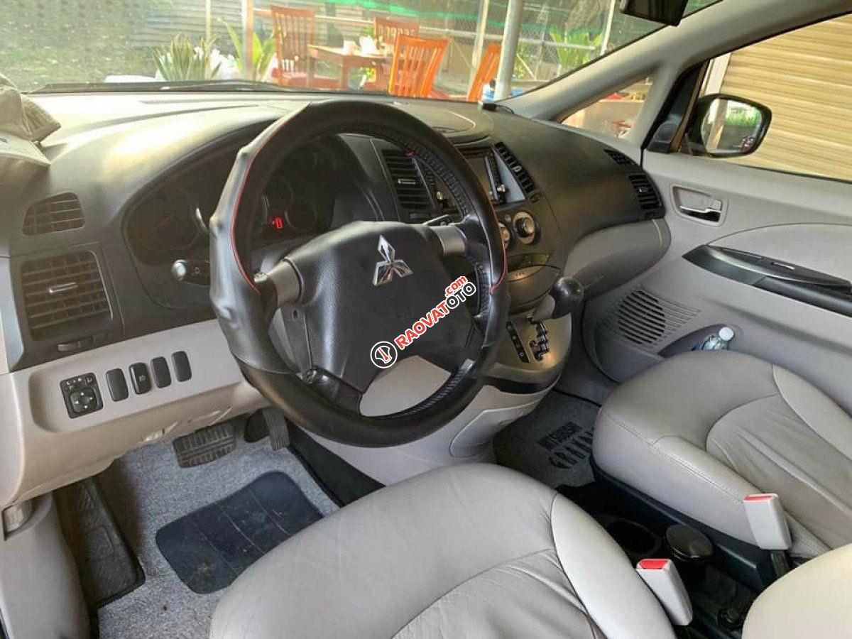 Cần bán Mitsubishi Grandis 2.4Mivec sản xuất 2005, màu đen, giá 318tr-5