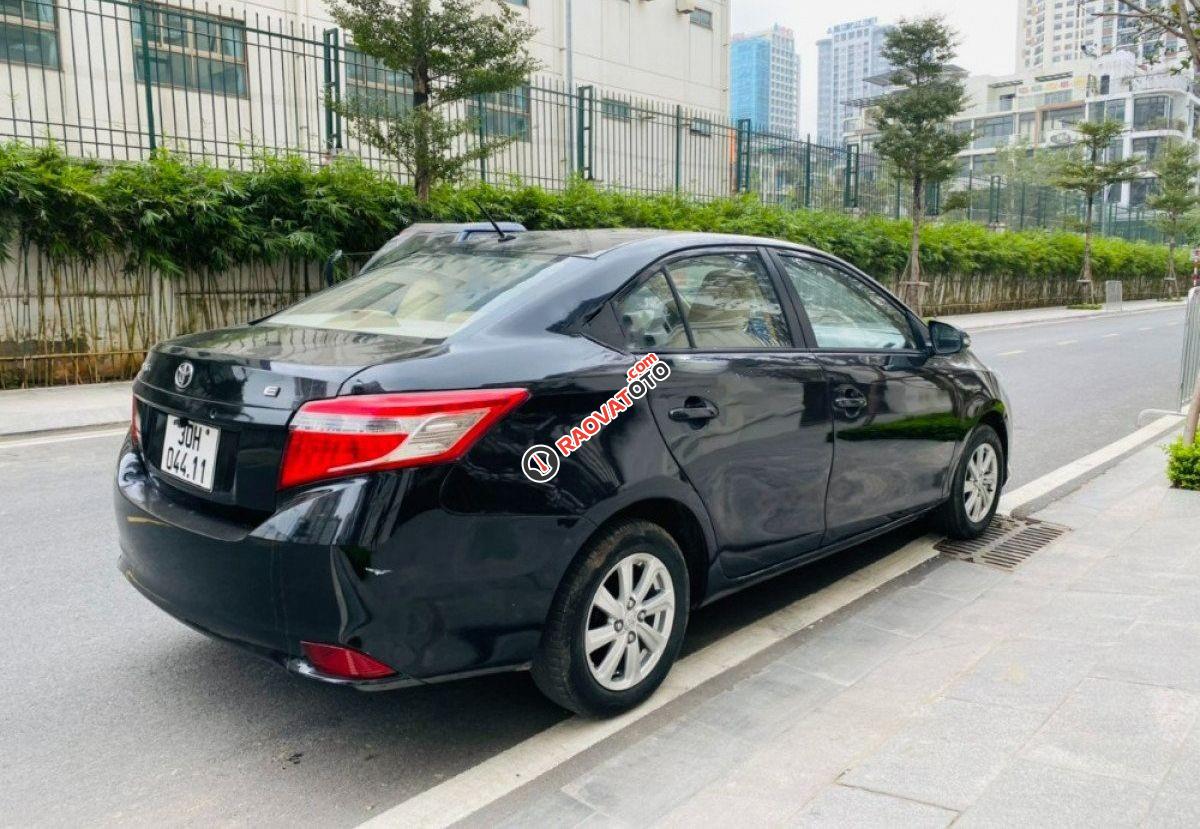 Bán xe Toyota Vios E năm sản xuất 2015, màu đen-0