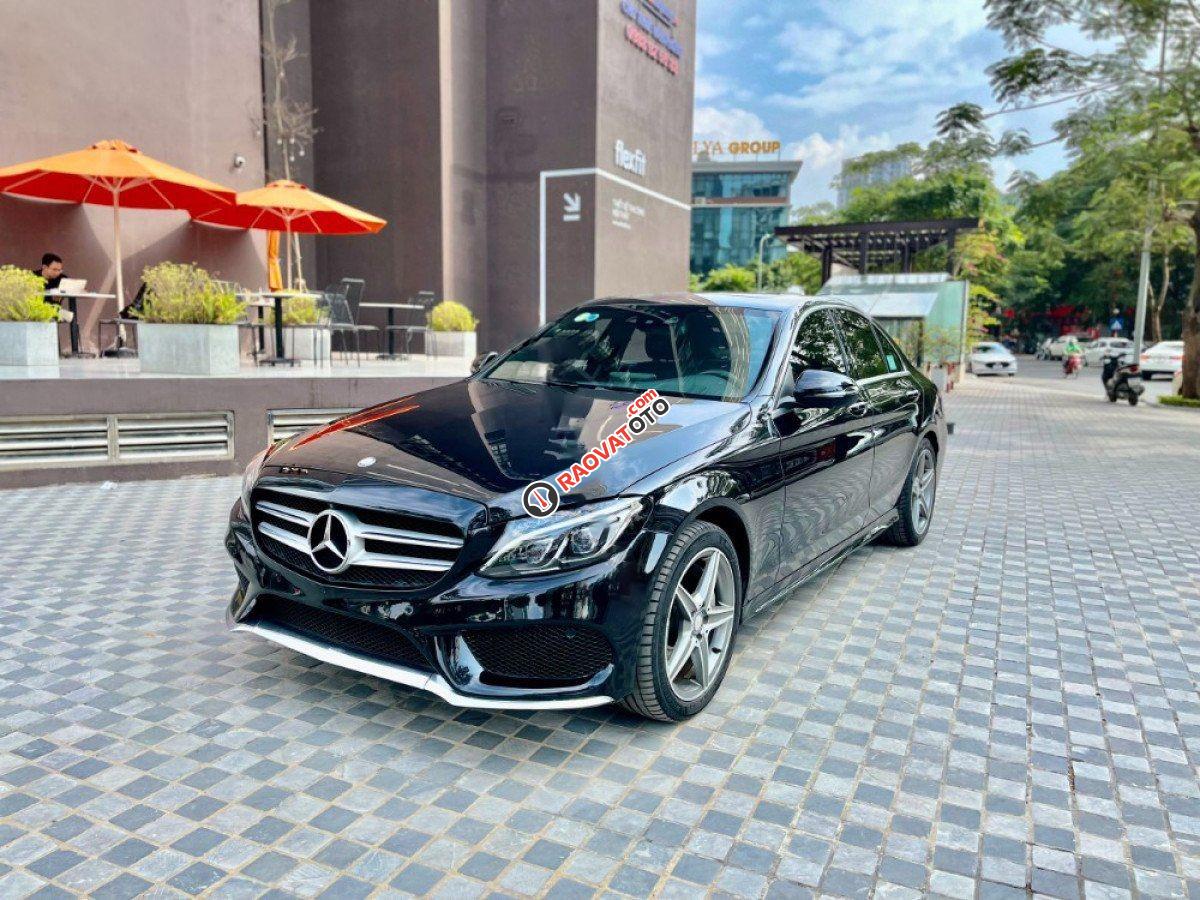 Cần bán xe Mercedes C300 AMG năm 2016, màu đen-4