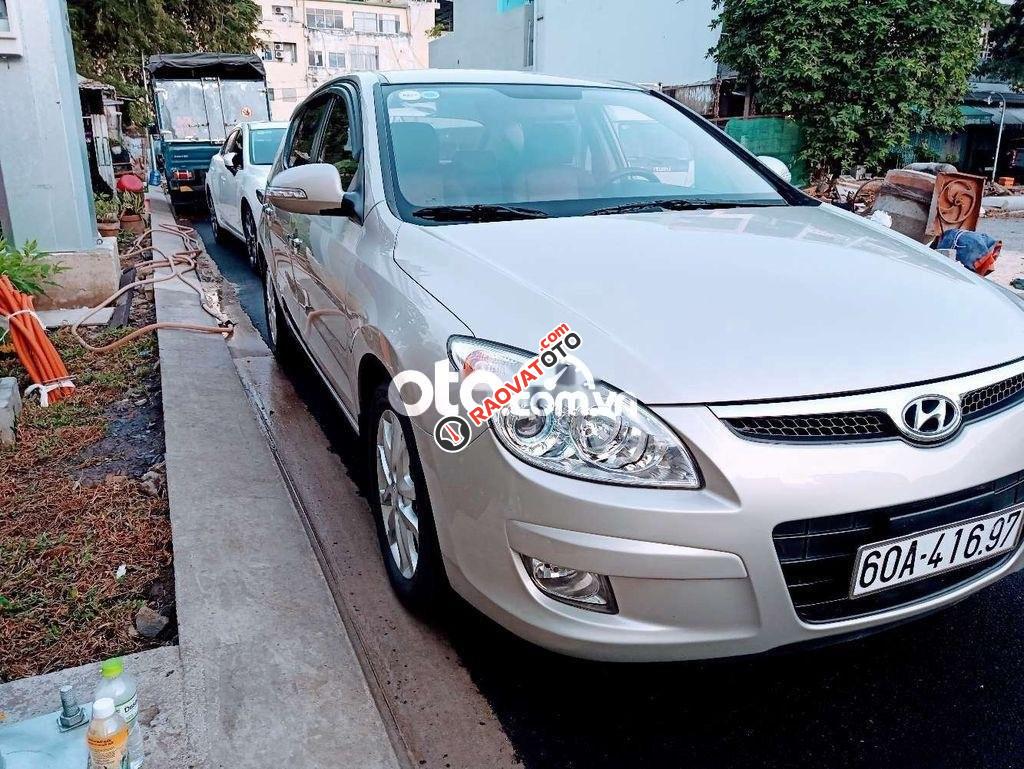 Cần bán Hyundai i30 AT sản xuất năm 2009, màu bạc, nhập khẩu nguyên chiếc-2