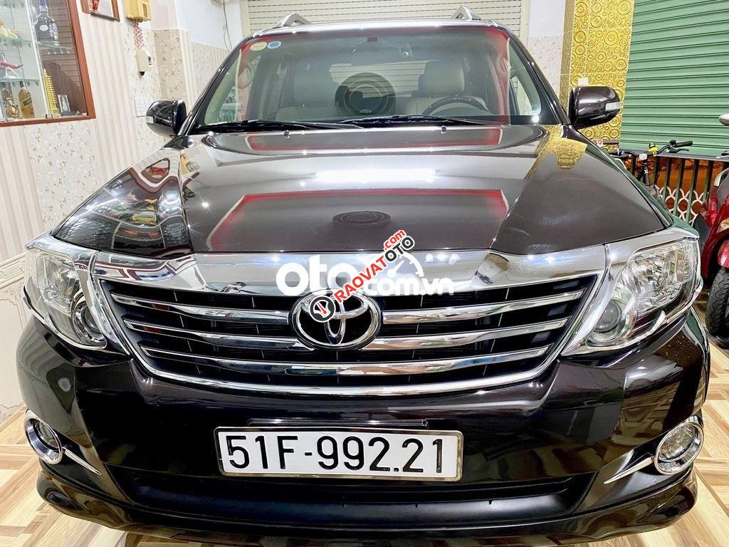 Xe Toyota Fortuner 2.7 V 4x2AT năm sản xuất 2016, màu đen, xe nhập giá cạnh tranh-2