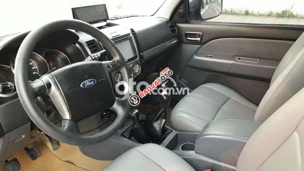Cần bán xe Ford Everest 4x4MT sản xuất năm 2014 chính chủ, giá chỉ 460 triệu-5