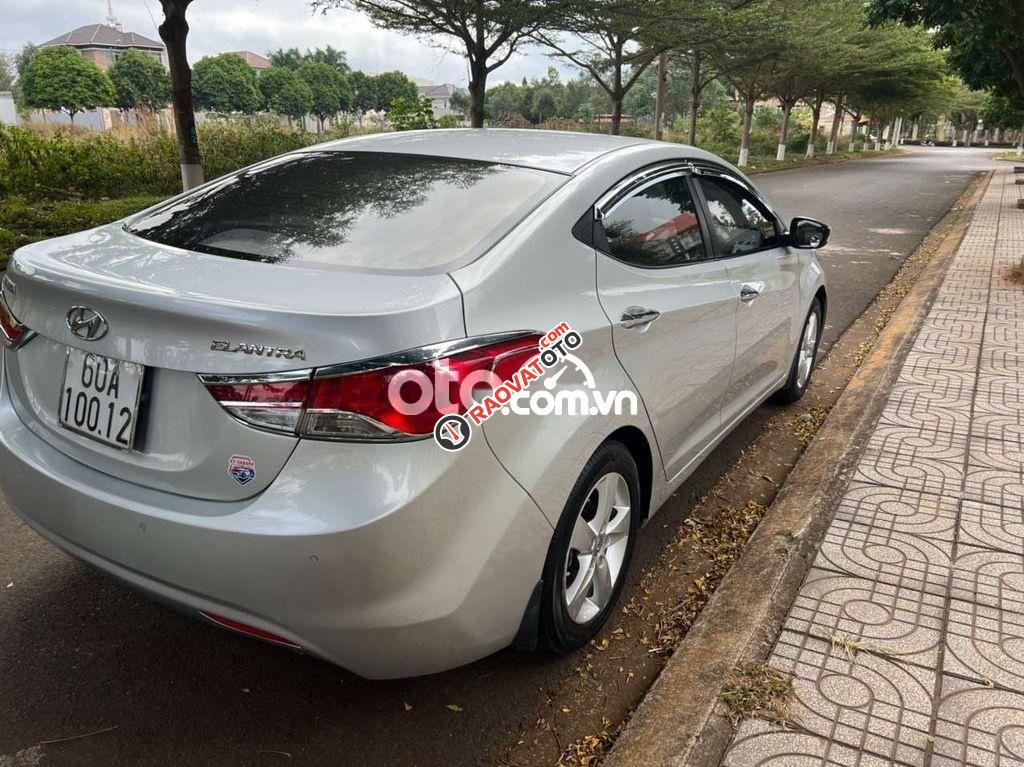 Cần bán Hyundai Elantra AT sản xuất năm 2013, màu bạc, nhập khẩu, 396tr-0