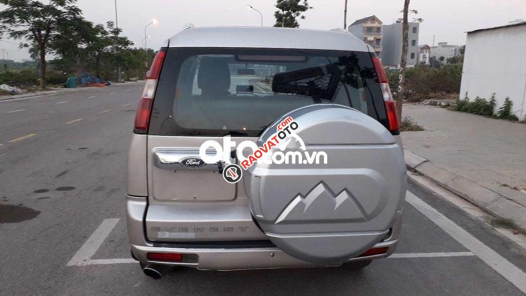 Cần bán xe Ford Everest 4x4MT sản xuất năm 2014 chính chủ, giá chỉ 460 triệu-3