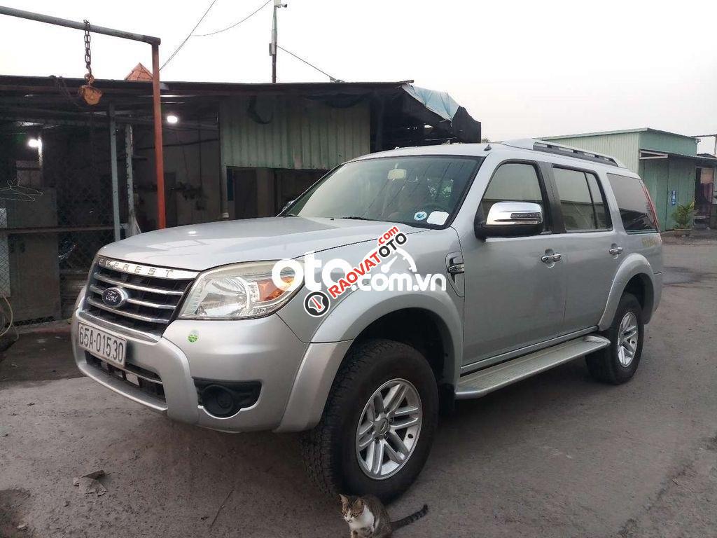 Cần bán Ford Everest 2.5MT sản xuất năm 2011, màu bạc, xe nhập-3