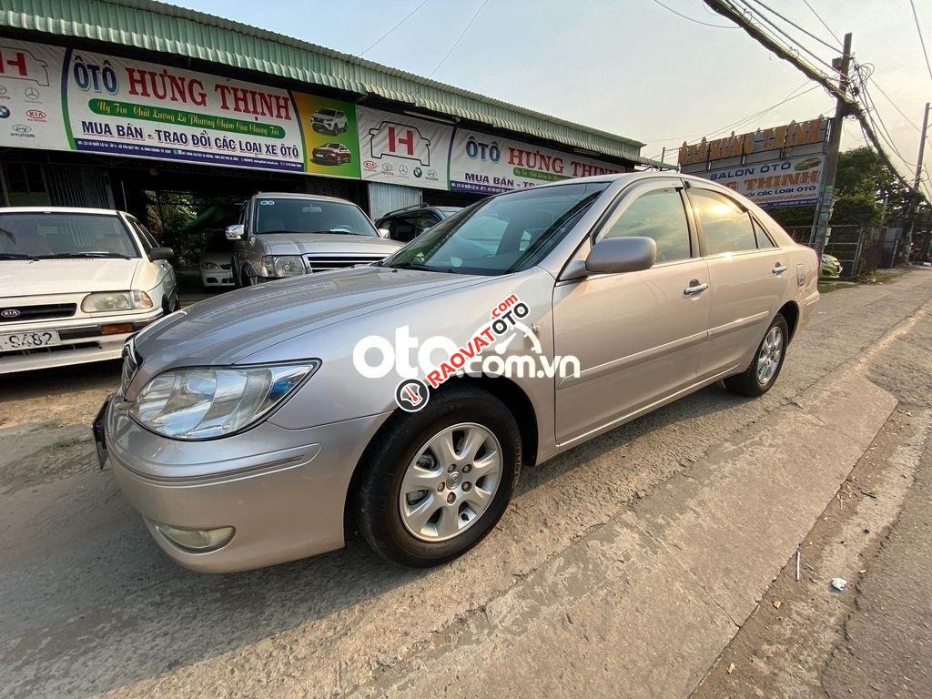 Bán Toyota Camry 2.4G năm sản xuất 2002, màu bạc như mới, giá 259tr-8