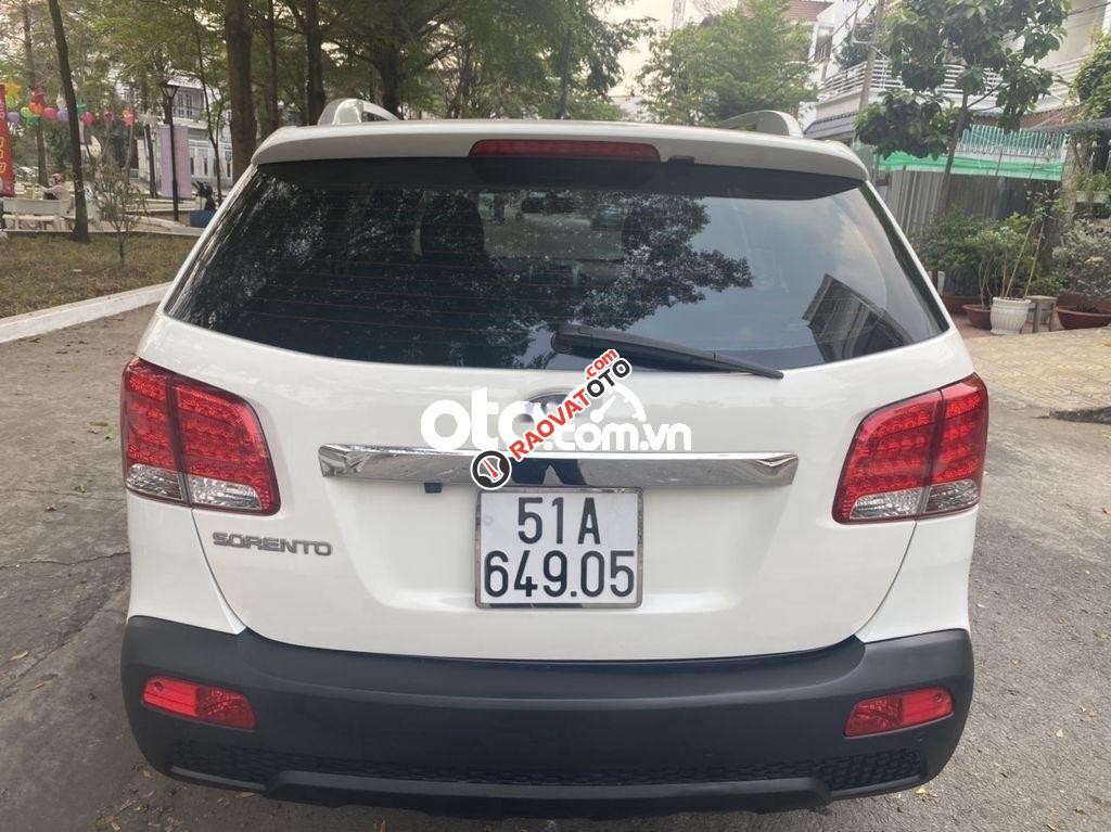 Cần bán gấp Kia Sorento 2.4 GAT sản xuất 2013, màu trắng-8