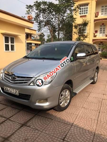 Bán Toyota Innova 2.0G năm sản xuất 2009, màu bạc, xe gia đình không chạy dịch vụ, giá cạnh tranh-3