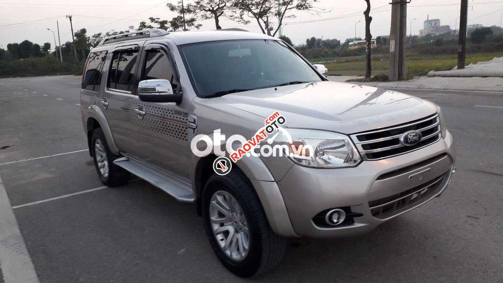 Cần bán xe Ford Everest 4x4MT sản xuất năm 2014 chính chủ, giá chỉ 460 triệu-1