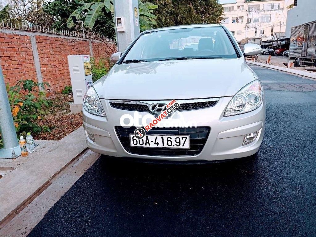 Cần bán Hyundai i30 AT sản xuất năm 2009, màu bạc, nhập khẩu nguyên chiếc-4