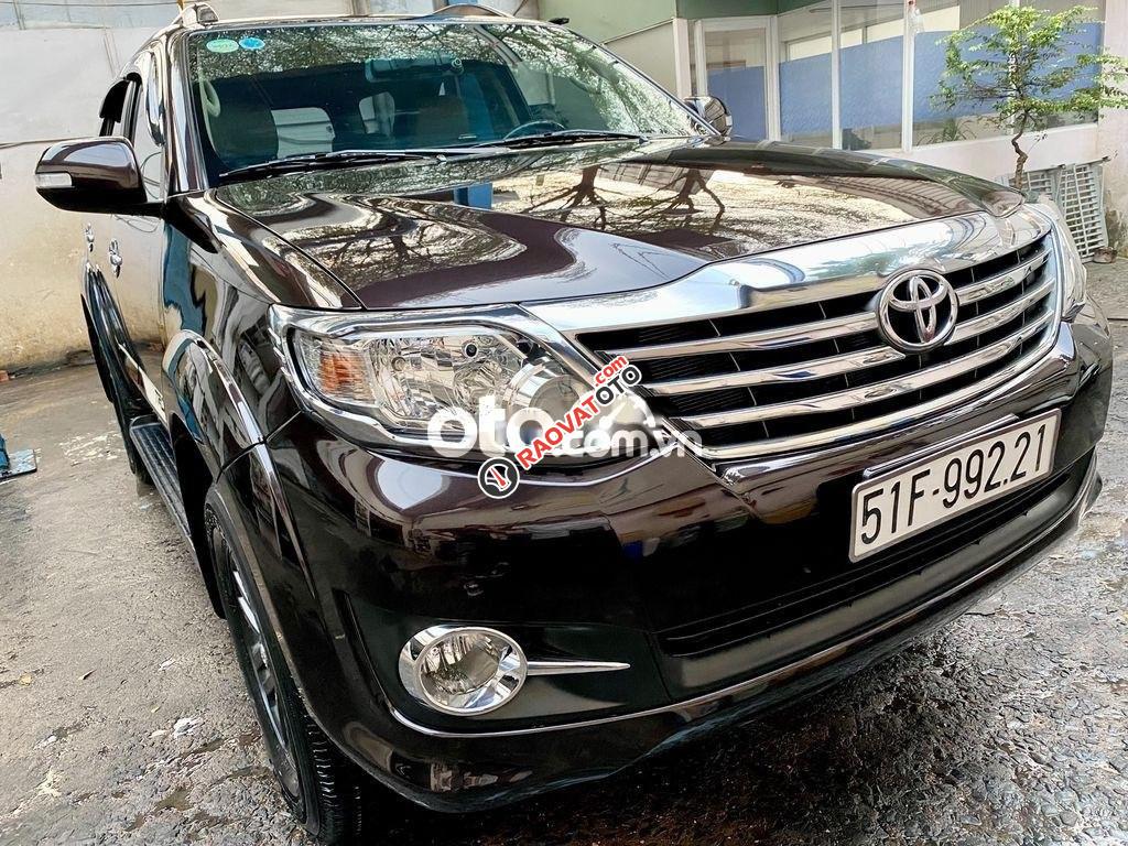 Xe Toyota Fortuner 2.7 V 4x2AT năm sản xuất 2016, màu đen, xe nhập giá cạnh tranh-10