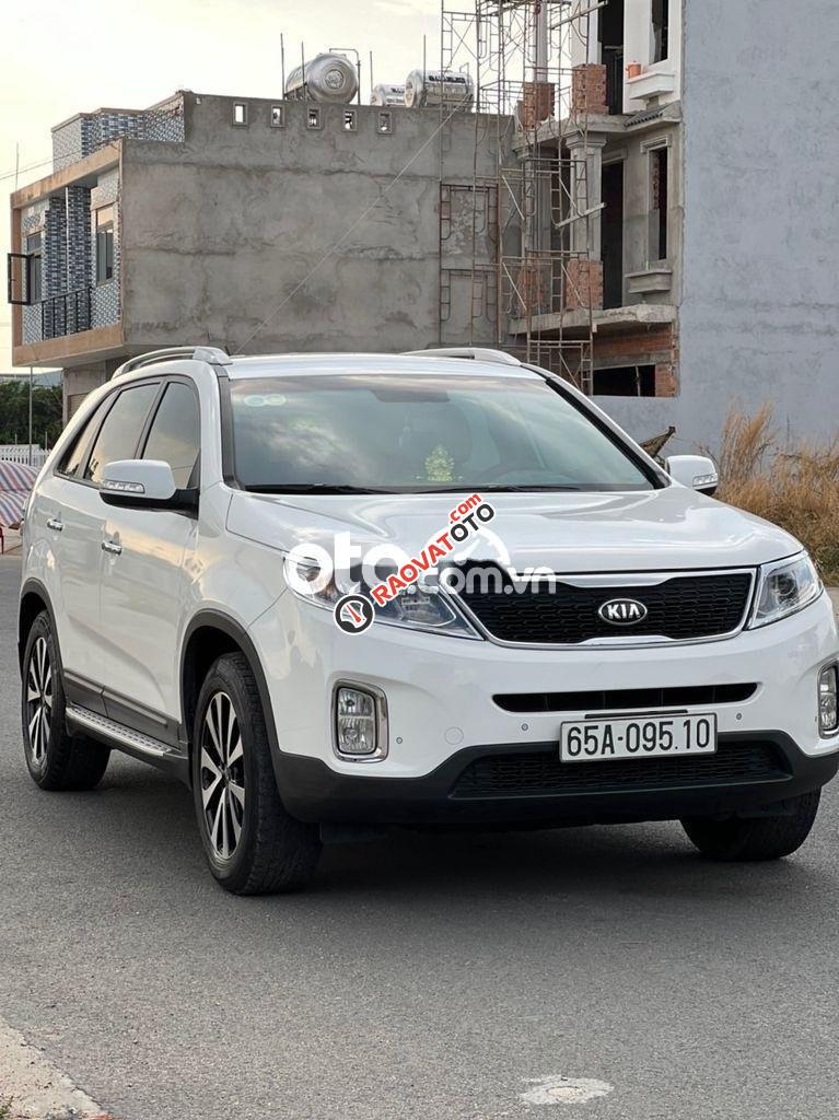 Cần bán Kia Sorento 2.4AT năm 2016, màu trắng, 570tr-10