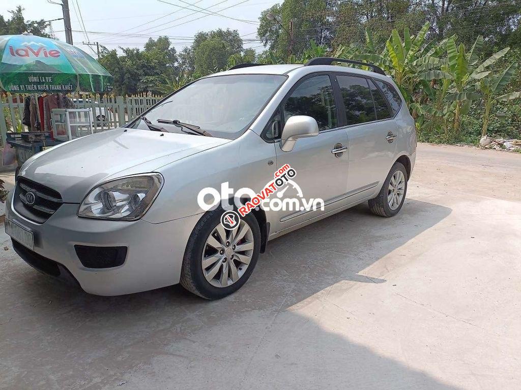 Xe Kia Carens MT năm sản xuất 2010, màu bạc-2