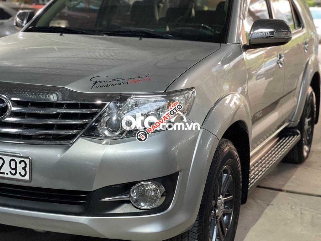 Cần bán Toyota Fortuner 2.7V 4x2 AT sản xuất 2016, màu bạc, 615 triệu-5