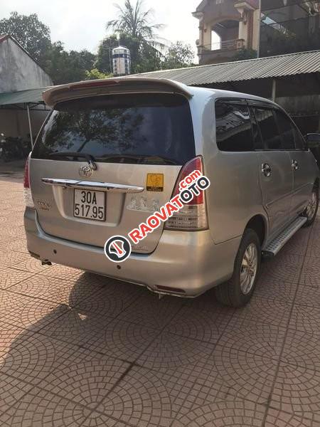 Bán Toyota Innova 2.0G năm sản xuất 2009, màu bạc, xe gia đình không chạy dịch vụ, giá cạnh tranh-1