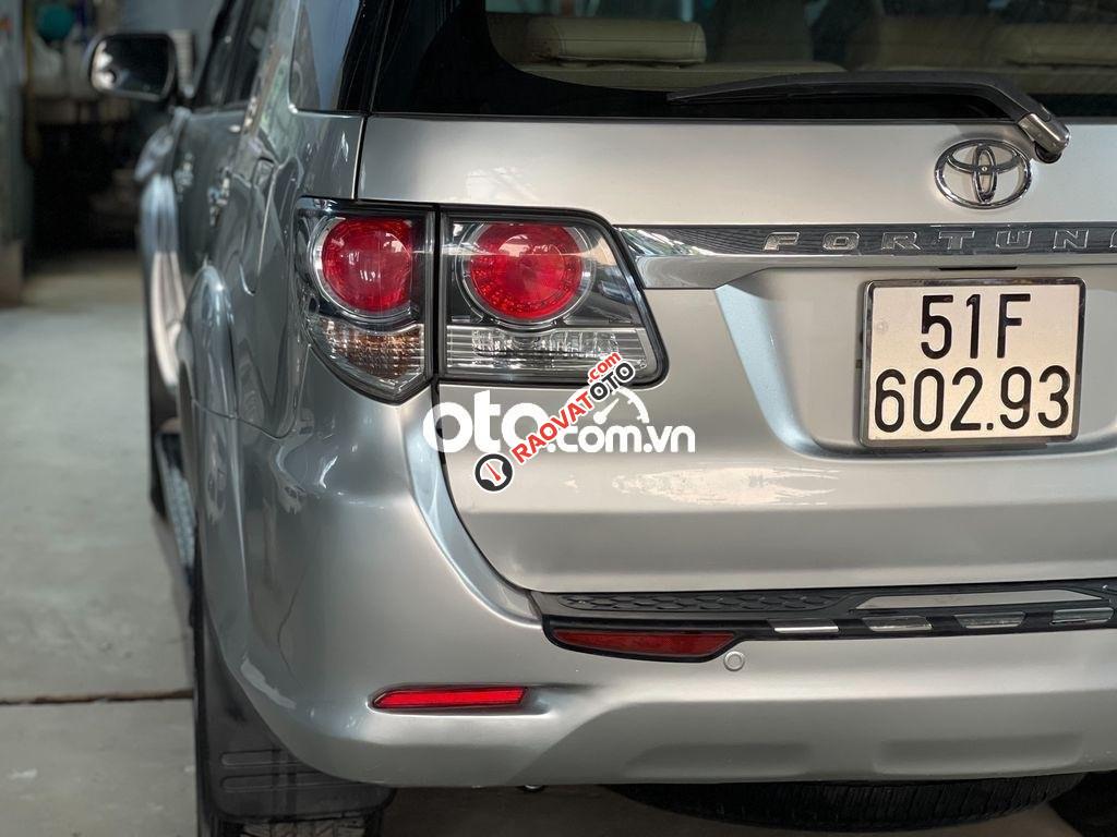 Cần bán Toyota Fortuner 2.7V 4x2 AT sản xuất 2016, màu bạc, 615 triệu-4