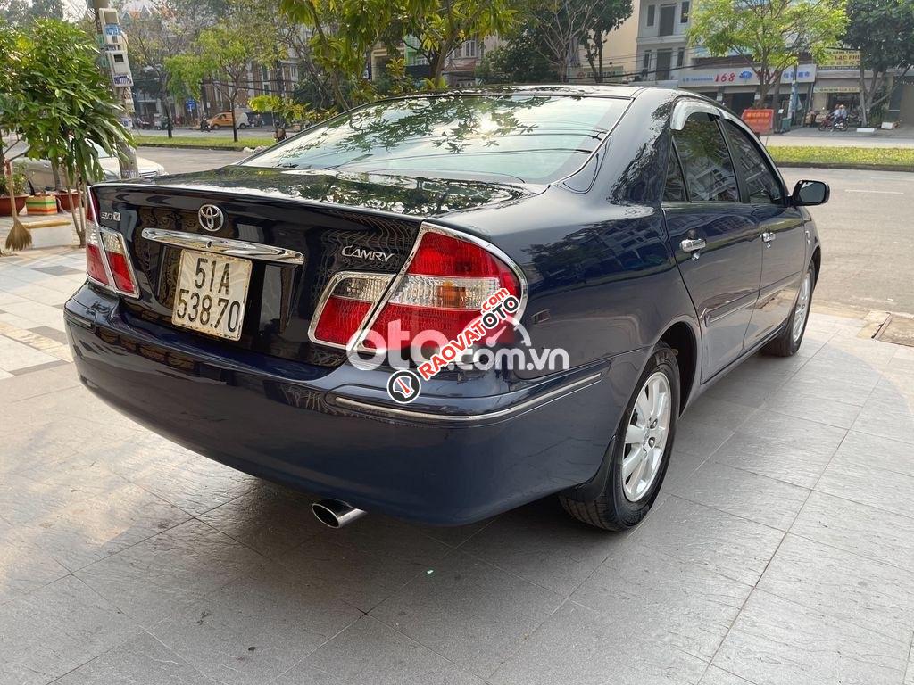 Cần bán xe Toyota Camry 3.0V sản xuất 2004, màu xanh lam, giá tốt-8