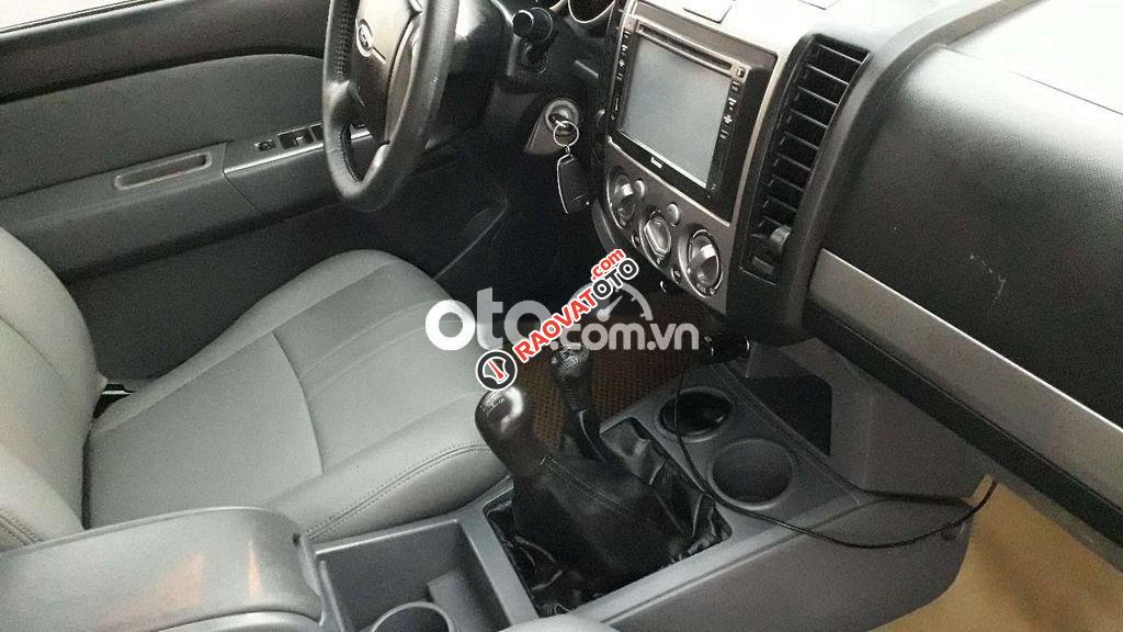 Cần bán xe Ford Everest 4x4MT sản xuất năm 2014 chính chủ, giá chỉ 460 triệu-8