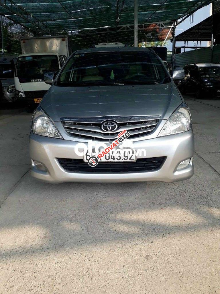 Bán xe Toyota Innova G sản xuất 2011, màu bạc, nhập khẩu chính chủ-5