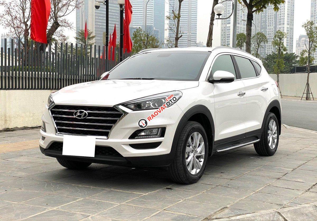 Cần bán xe Hyundai Tucson AT sản xuất năm 2021, màu trắng  -1