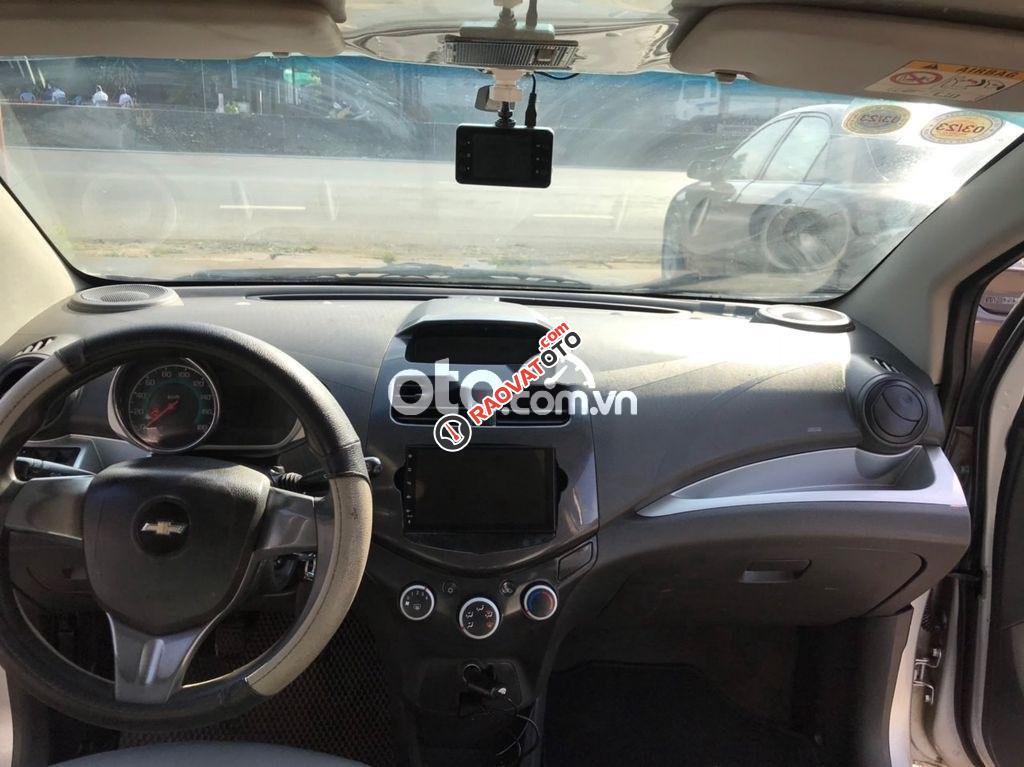 Bán ô tô Chevrolet Spark LT sản xuất năm 2015, màu bạc-9